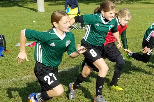 07 Girls Team Warming up